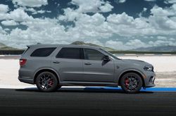 SUV mạnh 710 mã lực, giá gần 1,9 tỷ đồng