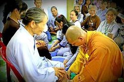 Cảm xúc Vu lan : Thầy tôi & đôi bàn chân của mẹ