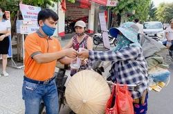 Những ổ bánh mì miễn phí ấm áp yêu thương