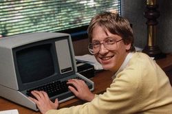 Bill Gates thường làm việc thâu đêm