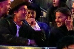 Brad Pitt né tránh câu hỏi về bạn gái Nicole Poturalski