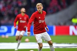 Chuyển nhượng MU 31/8: Ký hợp đồng 5 năm với Van de Beek, tranh Thiago với Liverpool