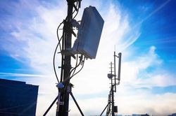 Một nhược điểm ít người biết của 5G khiến Trung Quốc phải cho các cột sóng 'ngủ đêm' luân phiên