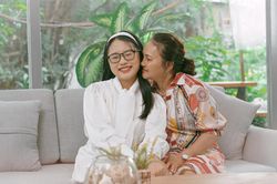 'Đã bao giờ mẹ hạnh phúc chưa?' của Phương Mỹ Chi: Câu hỏi tưởng chừng giản đơn mà bạn đã bao giờ nghĩ đến?