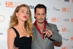 Johnny Depp bị cáo buộc bôi nhọ Amber Heard