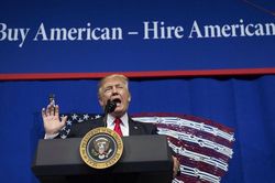 'Các nhà đầu tư cần chuẩn bị cho khả năng ông Trump tái đắc cử'