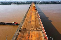 Tiến độ dự án sửa mặt cầu Thăng Long bị ảnh hưởng bởi chuyên gia Trung Quốc chưa có mặt