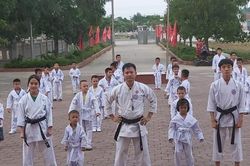 Chín năm đi tìm tiếng nói cho con