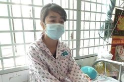 Bị ung thư, cô bé xinh xắn ước 'có cái đầu trọc tóc'