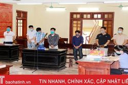 Tuyên 30 tháng tù treo, phạt hành chính 160 triệu đồng nhóm đối tượng đánh bạc ở TX Kỳ Anh