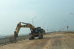 Sửa chữa hư hỏng mặt cầu Thăng Long: Sẽ hoàn thành trước ngày 31/12