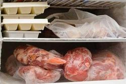 Bảo quản thịt chín trong tủ lạnh kiểu này: Cứ tưởng an toàn hóa ra 'rước' mầm mống ung thư vào người