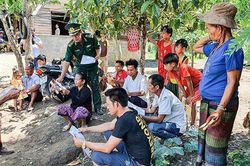 Cần đẩy nhanh việc cấp thẻ bảo hiểm y tế cho người dân thôn A Dơi Đớ