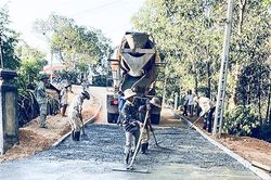 Khắc phục khó khăn, đẩy mạnh thực hiện chương trình xây dựng nông thôn mới