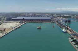 Hơn 8 triệu tấn hàng hóa đã thông qua cảng chuyên dùng Hòa Phát Dung Quất