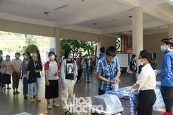 Đà Nẵng: Sĩ tử 'check-in' địa điểm dự thi Tốt nghiệp THPT, công tác chuẩn bị đã sẵn sàng