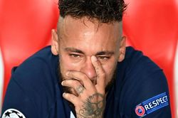Cú sốc cho PSG: Neymar nhiễm Covid-19