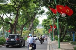 Hà Nội rực rỡ cờ hoa chào mừng kỷ niệm 75 năm Quốc khánh 2-9