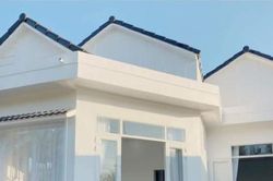 Ngôi nhà màu trắng tuyệt đẹp cô gái 25 tuổi xây tặng cha mẹ