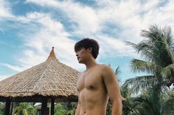'Phiên bản trẻ' của Đàm Vĩnh Hưng khoe hình thể đốt mắt