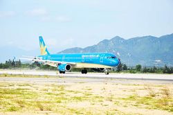 Vietnam Airlines phục vụ 12 loại bánh mới cho hạng phổ thông