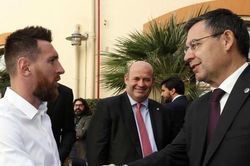 Barca đề nghị Messi ký tiếp hợp đồng đến năm 2022