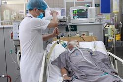 Vụ pate Minh Chay: Thêm 24 ca đến viện, bệnh nhân tiêm thuốc giải độc 8.000 USD/ lọ có tiến triển