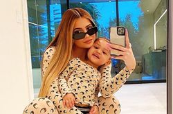 Kylie Jenner, Kim Kardashian thích mặc đồ đôi với con gái