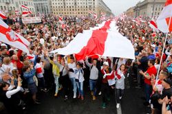 Belarus: Dụng đòn gió để không đòn thật