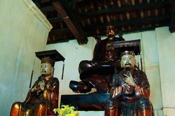 Chuyện về bức tượng 'vua cõng Phật'