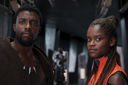Shuri dành tặng món quà cuối cùng cho 'người anh' Chadwick Boseman