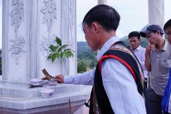 Lễ cúng thần sâm Ngọc Linh ở Quảng Nam