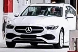 Mercedes-Benz C-Class 2022 lộ diện