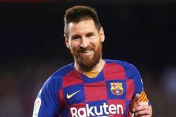 Báo Tây Ban Nha: 'Messi ở lại Barca thêm một mùa'