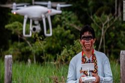 Tộc người nguyên thủy ở Amazon biết dùng drone để bảo vệ... 'báu vật'