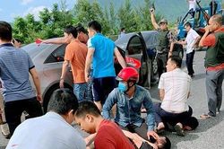 Nổ súng vây bắt nhóm đối tượng vận chuyển ma túy trên xe ô tô