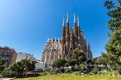 Lạc lối ở Barcelona: Những điểm check-in không thể bỏ qua khi đến đây