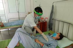 Ăn bánh mì với pate Minh Chay, thêm 3 người nhập viện