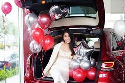 Bóc giá xế hộp bạc tỷ hot girl Ngọc Thảo mừng sinh nhật tuổi 30