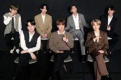 V (BTS) kể chuyện thuở trước debut, vừa đến Seoul đã bị tài xế taxi lừa đảo