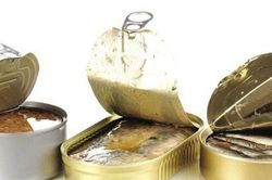 Khi ăn thực phẩm đóng hộp cần lưu ý những điều vô cùng quan trọng này để tránh gây hại cho sức khỏe
