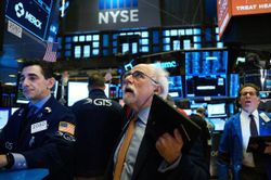 Chứng khoán Mỹ: Đà bán tháo lan rộng, chỉ số S&P 500 đứt mạch 5 tuần tăng liên tiếp