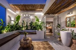 Ngỡ ngàng ngôi nhà phố đẹp như resort 5 sao