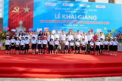 Bí thư Thành ủy Vinh dự lễ khai giảng Trường Tiểu học Lê Mao