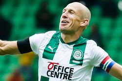 Robben ghi bàn đầu tiên sau khi tái xuất