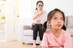 Sự vô lễ của con được hình thành từ thái độ của cha mẹ