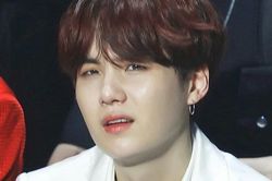 Suga bình luận không kiêng dè về đầu óc của BTS, ARMY té ghế