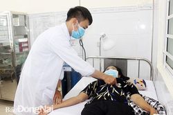 Khó thu hút bác sĩ về trạm y tế