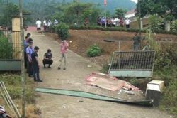 Lào Cai: Sập cổng trường học khiến 3 học sinh tử vong
