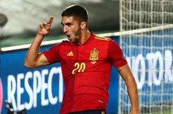 Ramos lập cú đúp giúp Tây Ban Nha thắng Ukraine 4-0
